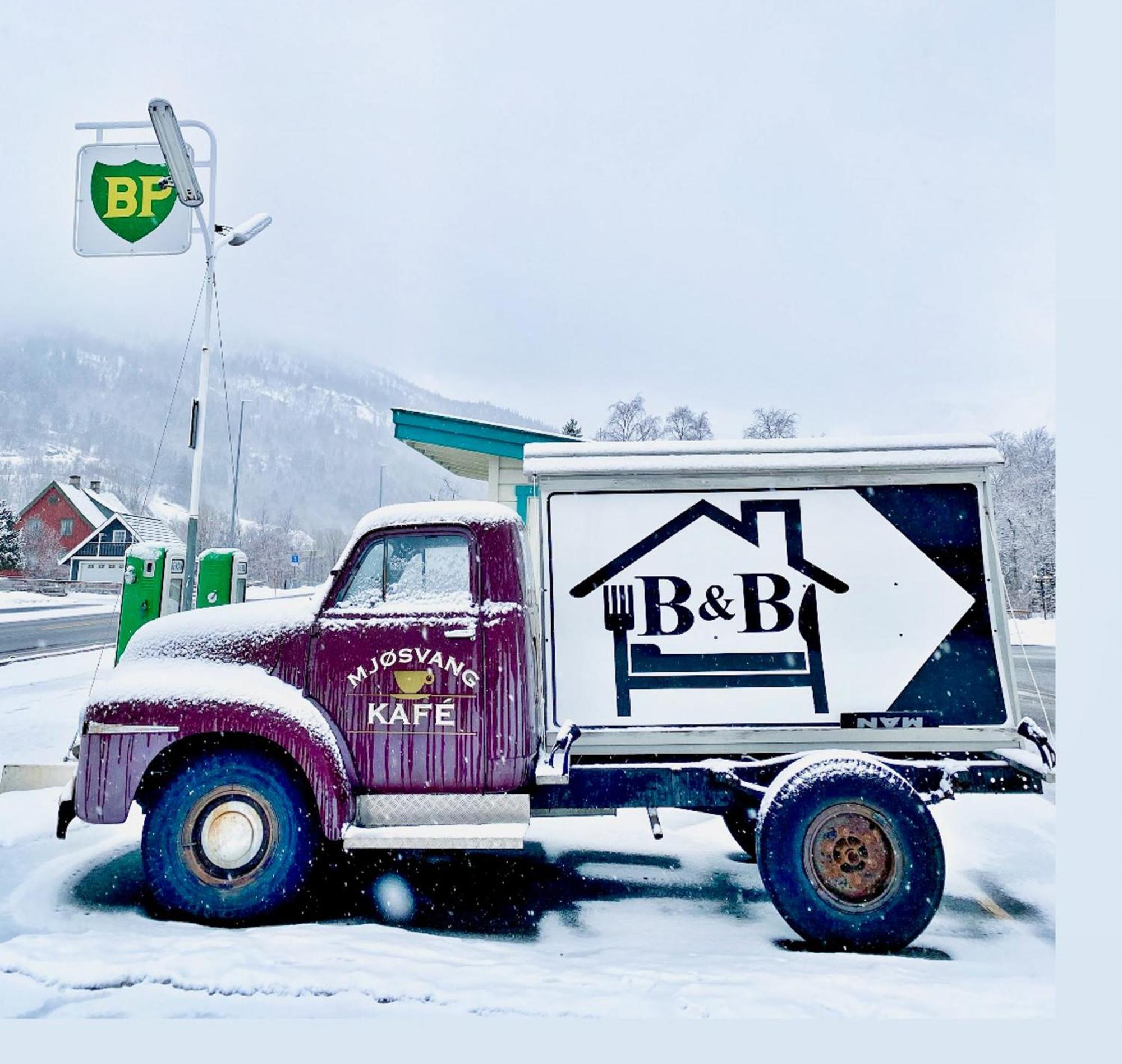 Mjosvang Kafe Vang I Valdres エクステリア 写真